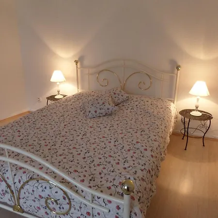 Apartment Centre De Zum Harzala